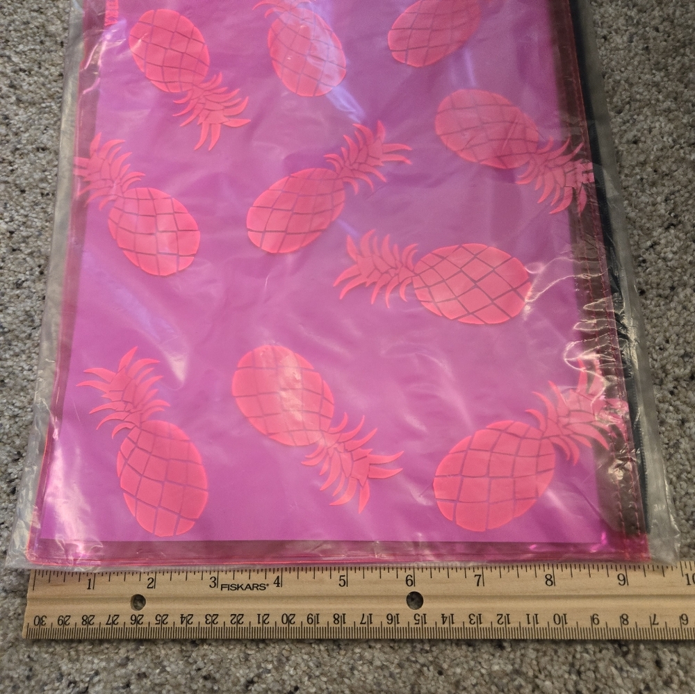 NWOT zippered accessory bag